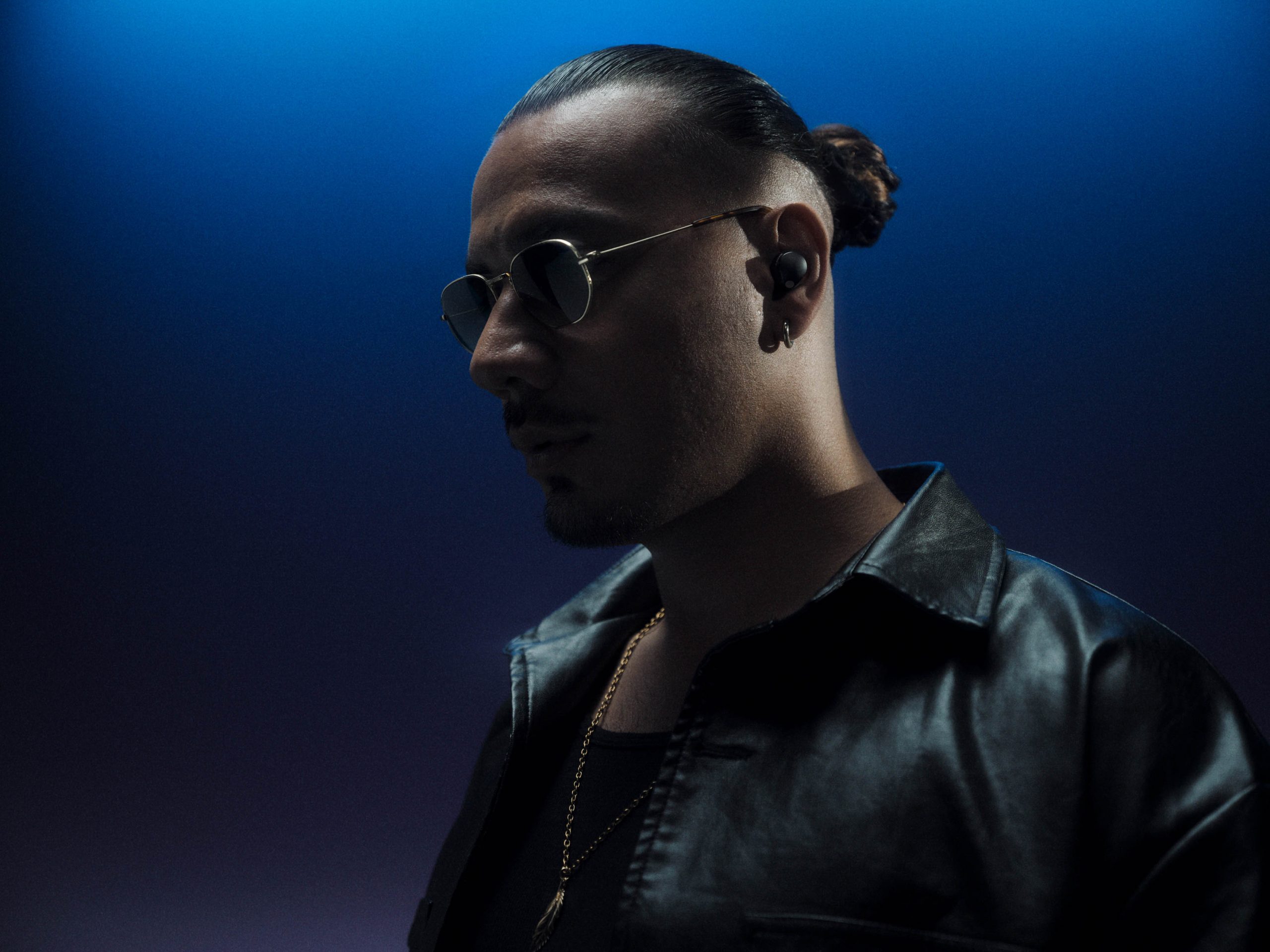 Kolja-Eckert-Blaank-Productions-Apache-Sony-side