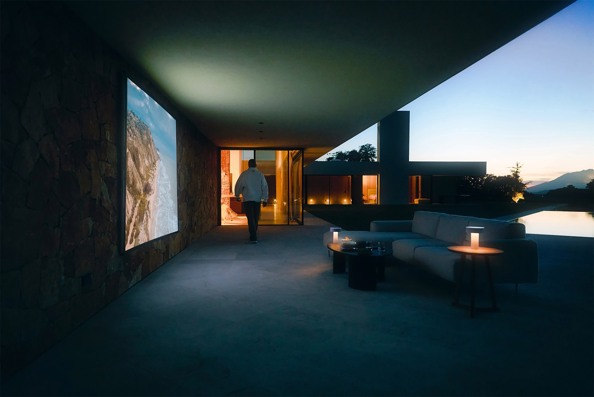 Kolja-Eckert-Blaank-Productions-Mbappe-Loewe-walking