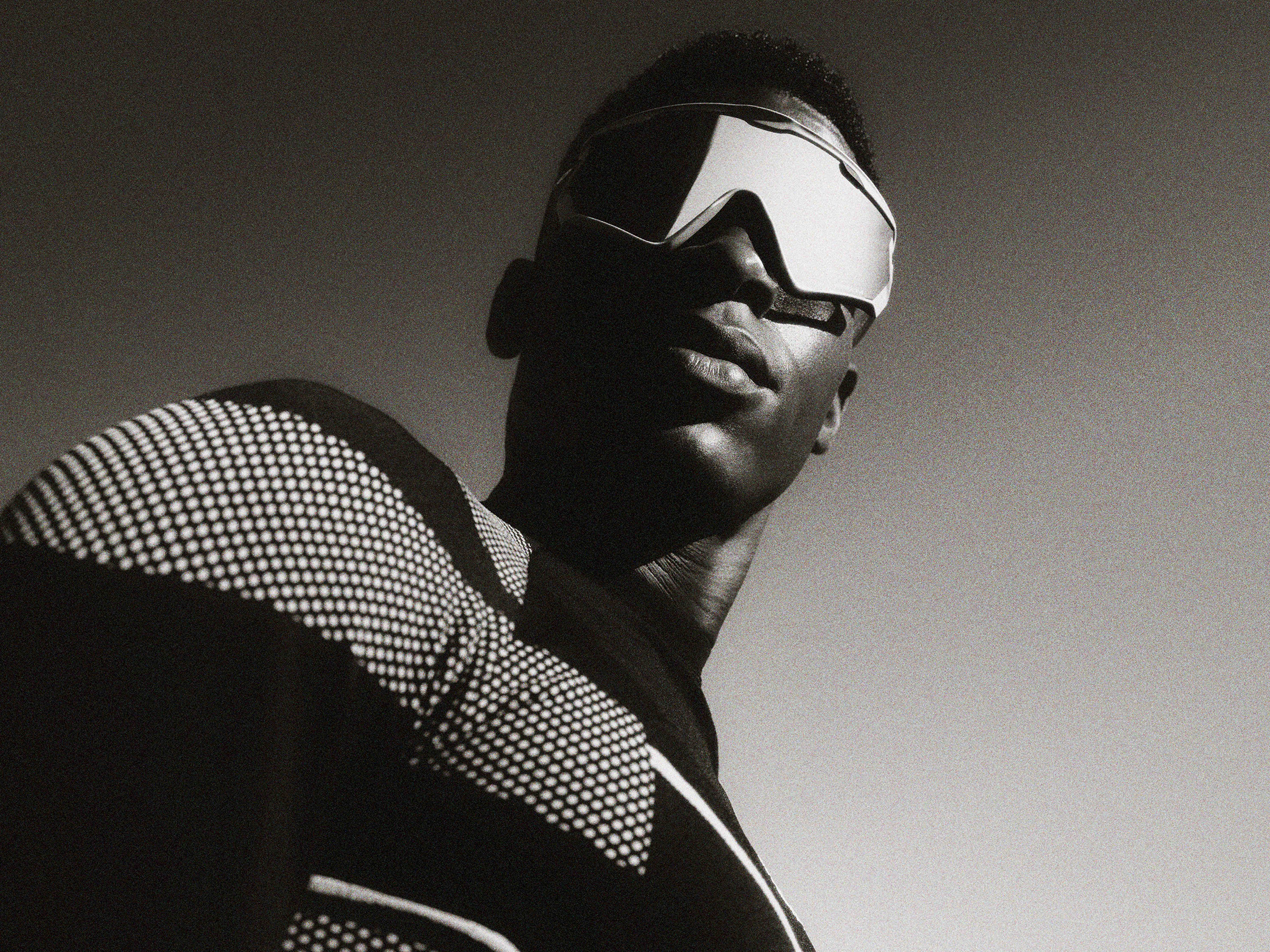 Kolja-Eckert-Blaank-Productions-Oakley-silver-close-up