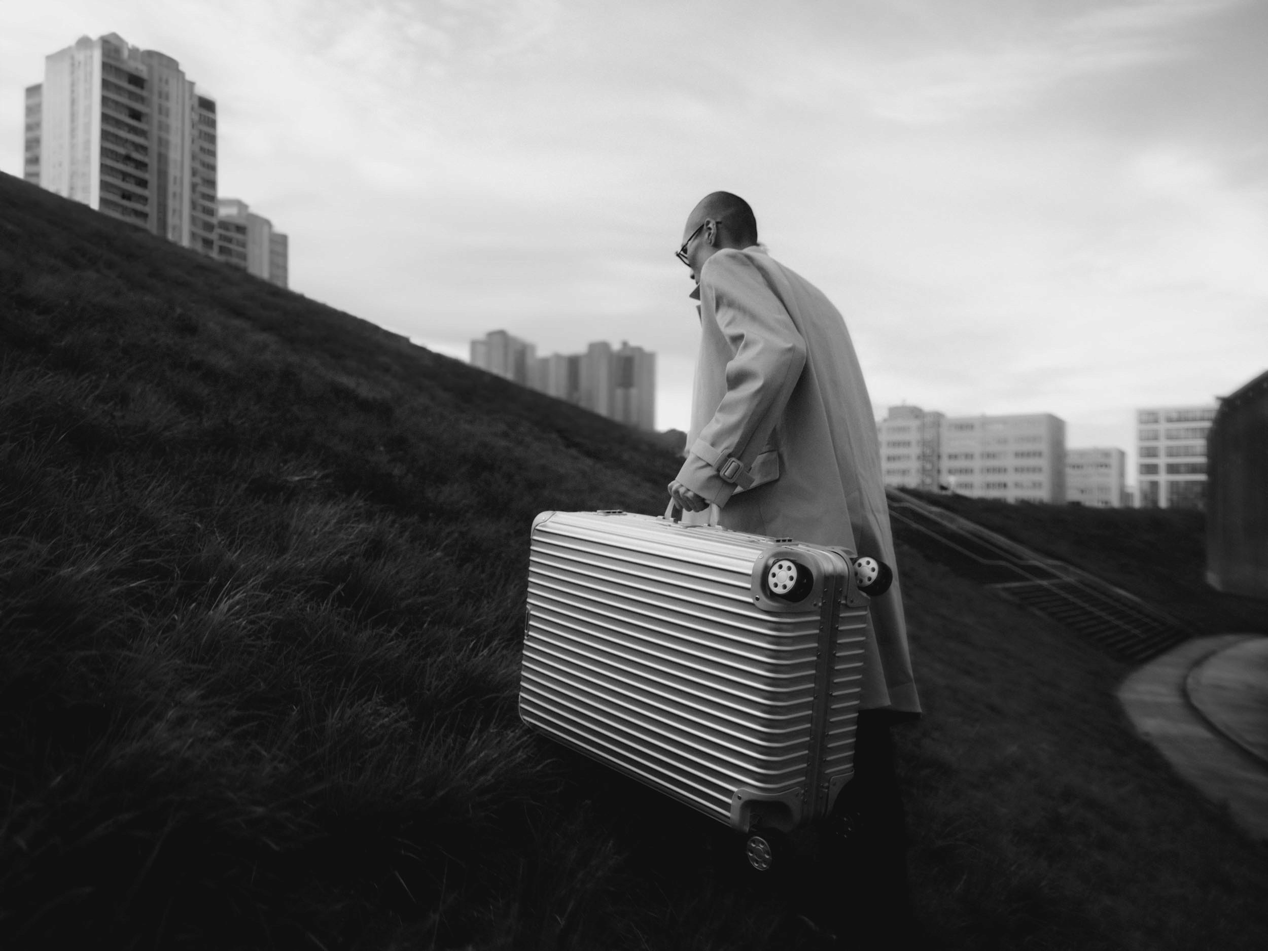 Kolja-Eckert-Blaank-Productions-Rimowa-bw