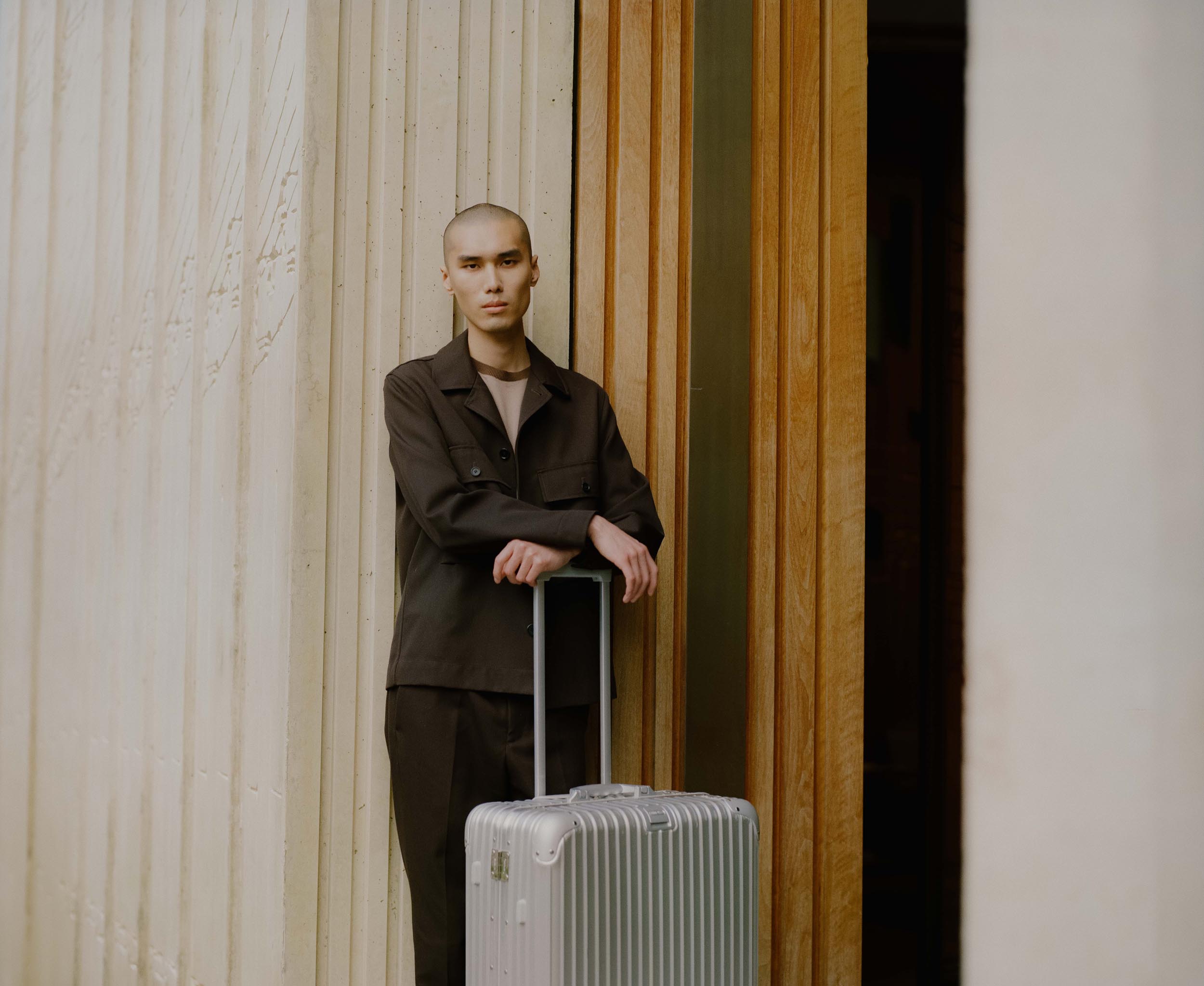 Kolja-Eckert-Blaank-Productions-Rimowa-standing