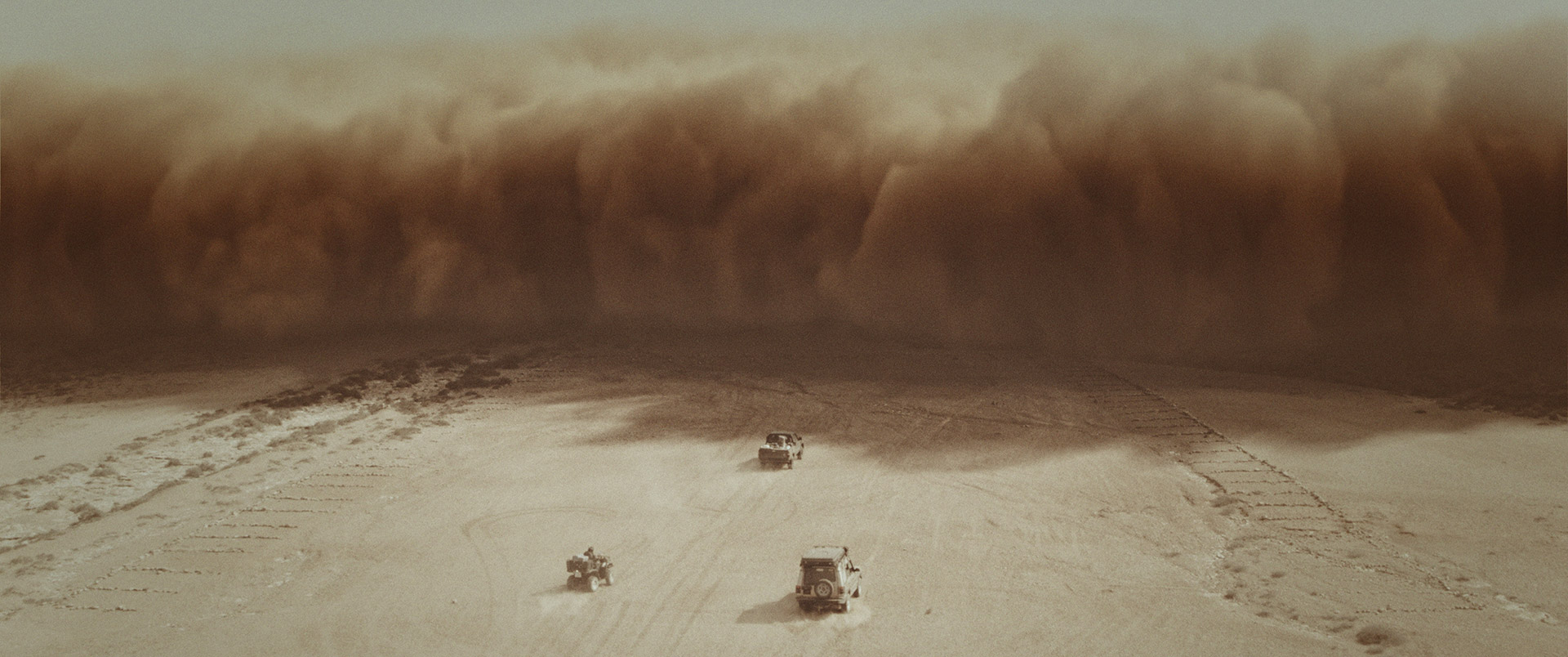 ADEL_TAWIL_NIEMANDSLAND_BLAANK_002